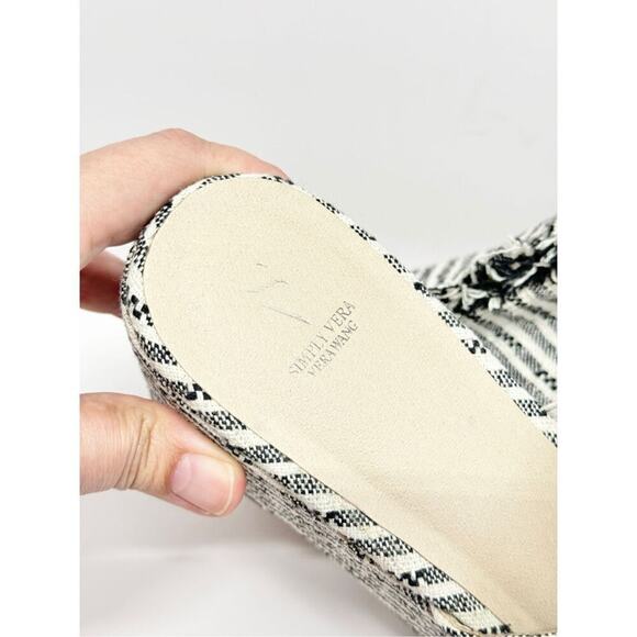 Simply Vera Wang Wedges Size 9.5 Black White Textile Upper Open Toe Sandals - Picture 9 of 11